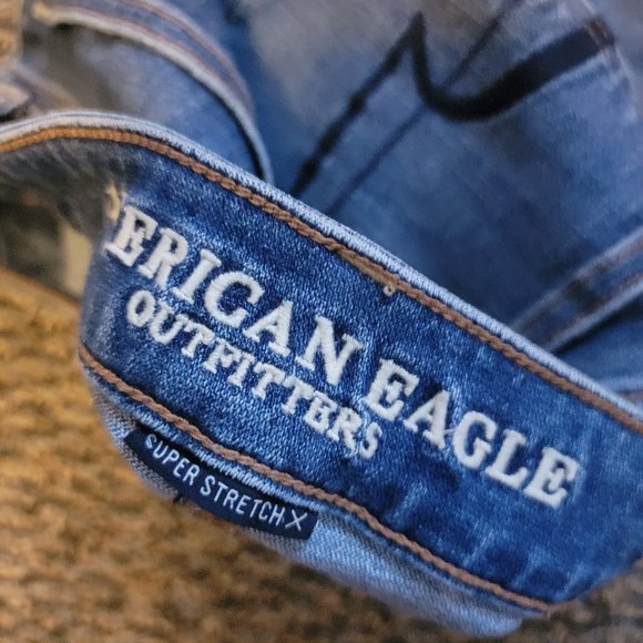 AE American Eagle Distressed Hi Rise Mini Denim Jean Skirt Women’s Size 2 - Picture 2 of 11